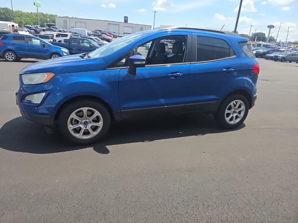 Used 2018 Blue Ford SE image 6