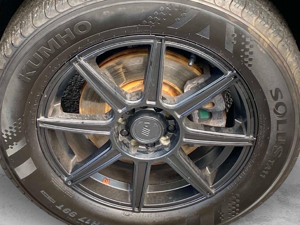 Used 2019 Black Jeep Latitude image 29