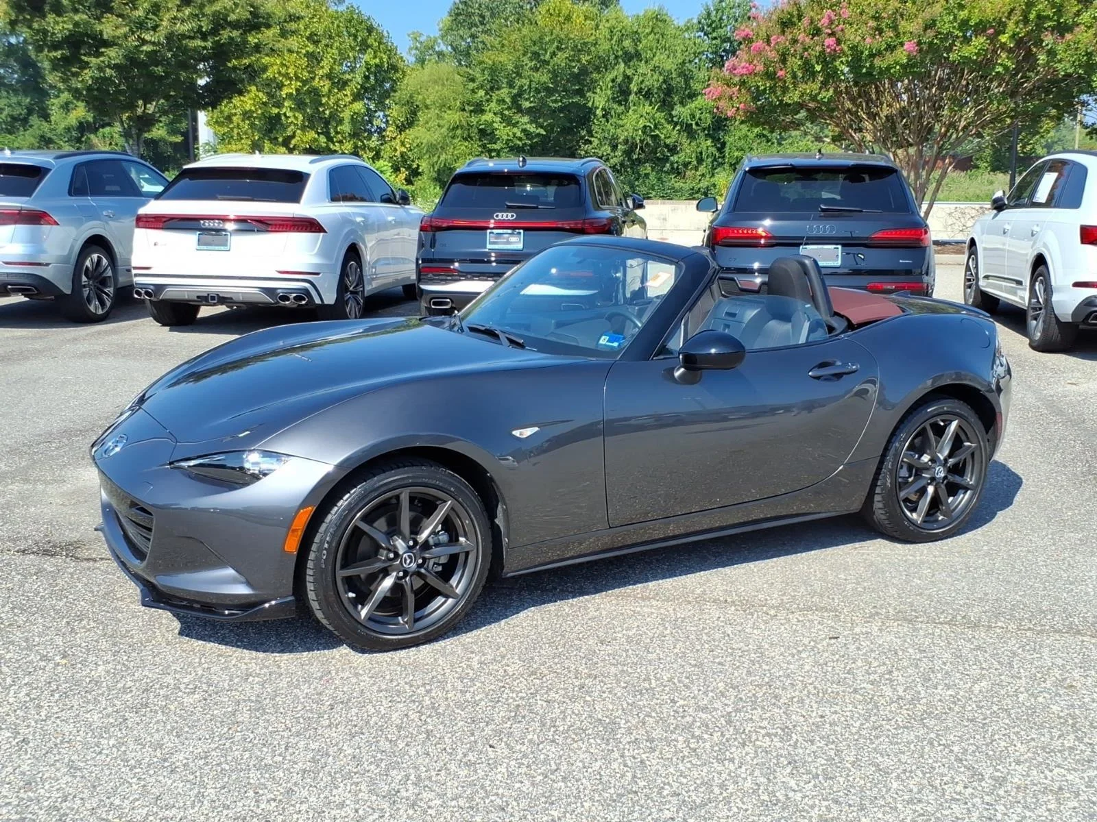 Used 2018 Machine Gray Mazda Club image 33