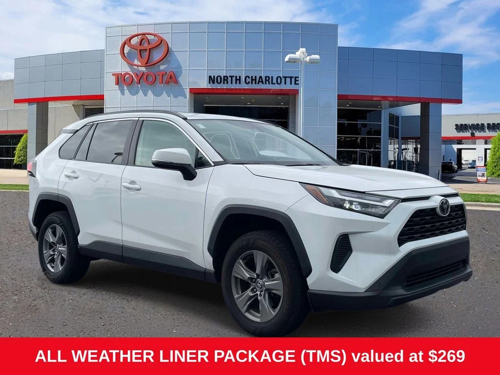 2022 Toyota RAV4 XLE AWD's photo