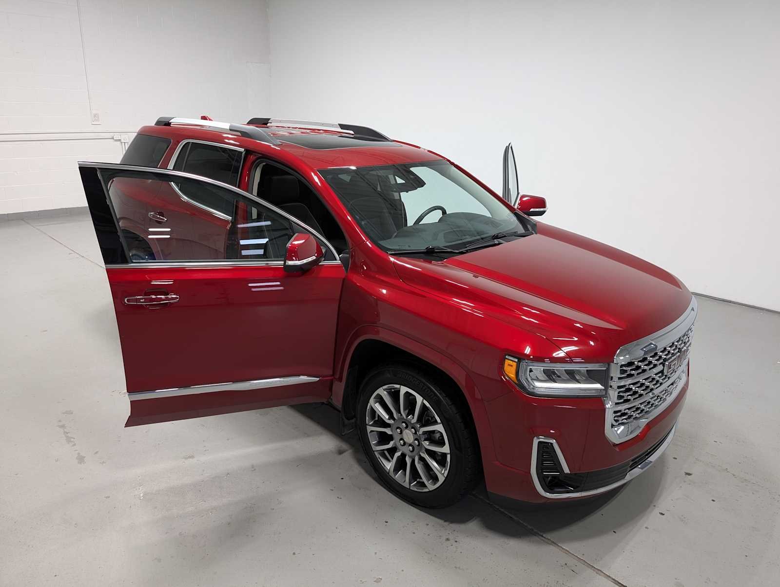 Used 2023 Volcanic Red Tintcoat GMC Denali image 16
