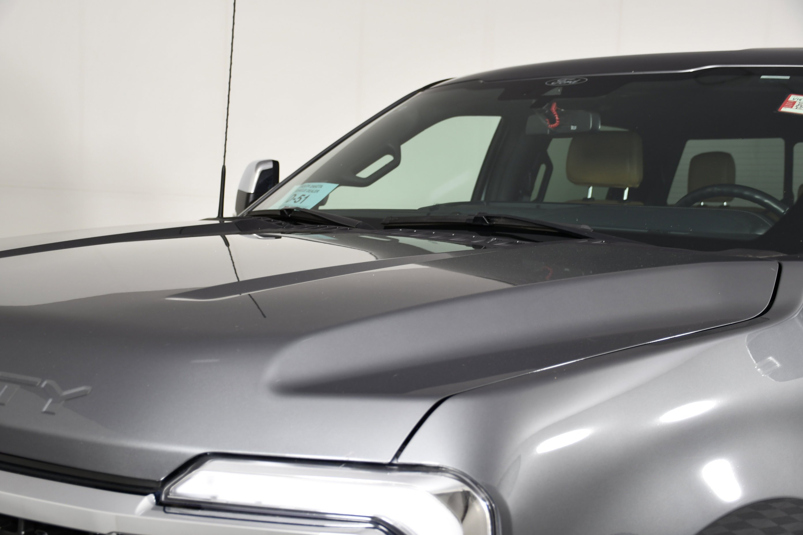 Used 2024 Gray Metallic Ford LARIAT image 12