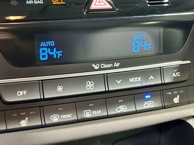 Used 2020  Hyundai Sport image 18