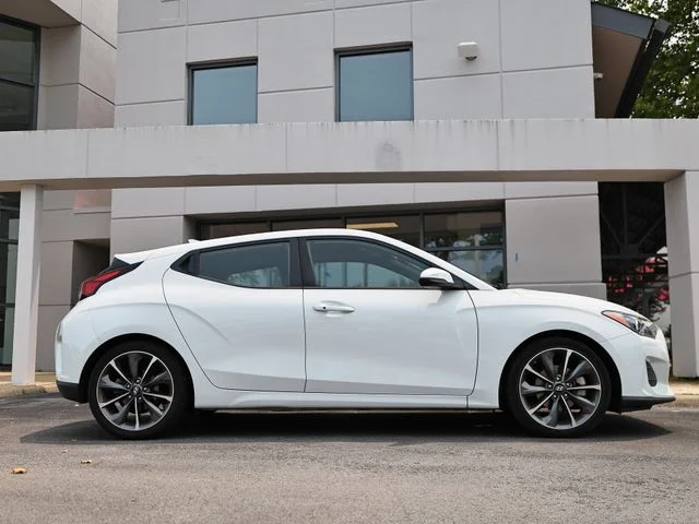 Used 2019 Chalk White Hyundai 2.0 Premium image 4