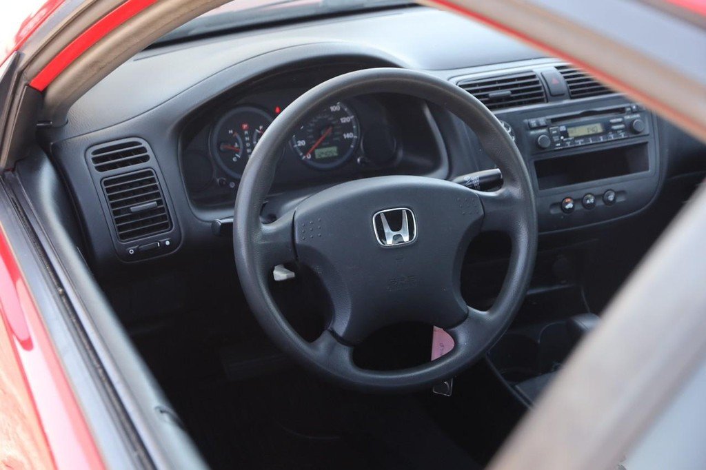 Used 2005 Rallye Red Honda VP AT image 15