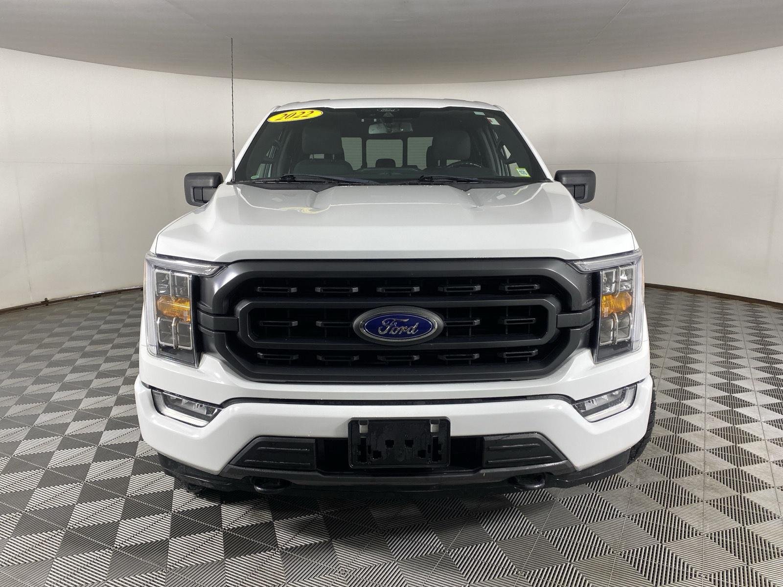 Used 2022 Oxford White Ford XLT image 5