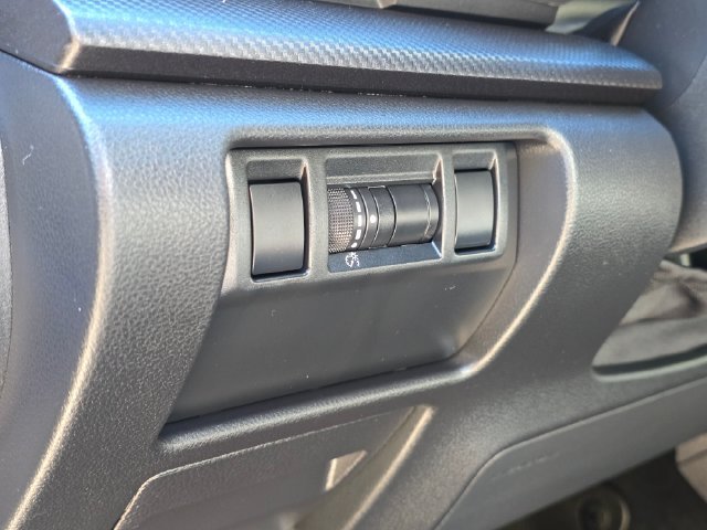 Used 2025 Ice Silver Metallic Subaru Limited image 22