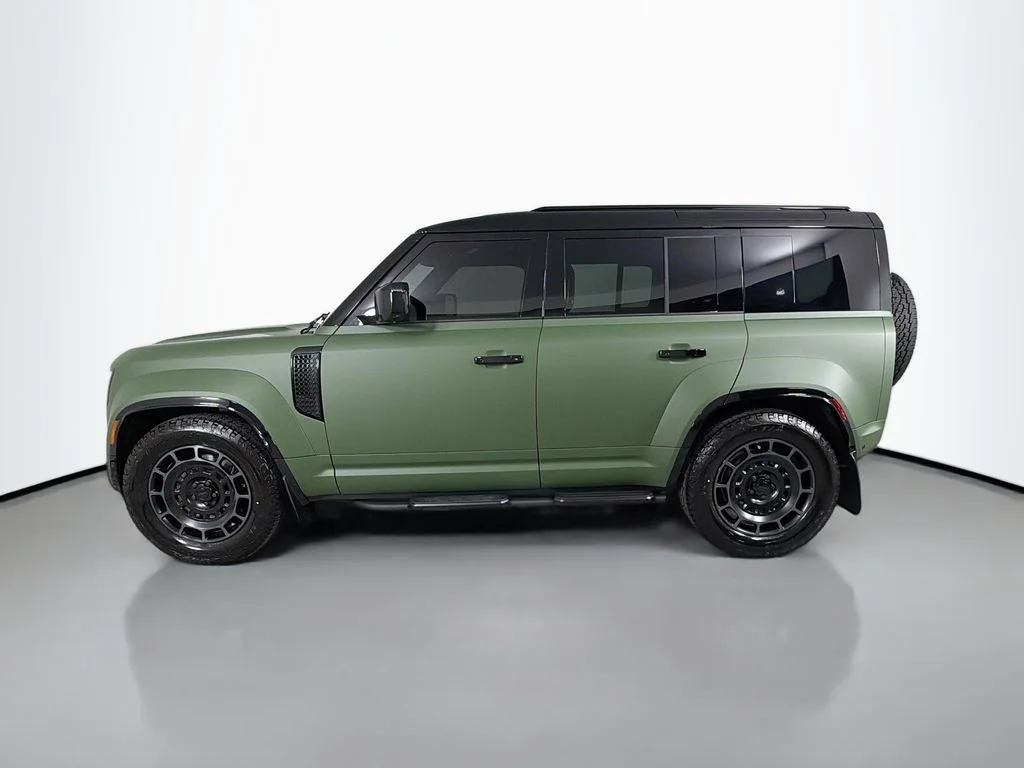 New 2026 Narvik Black Land Rover OCTA Black image 8