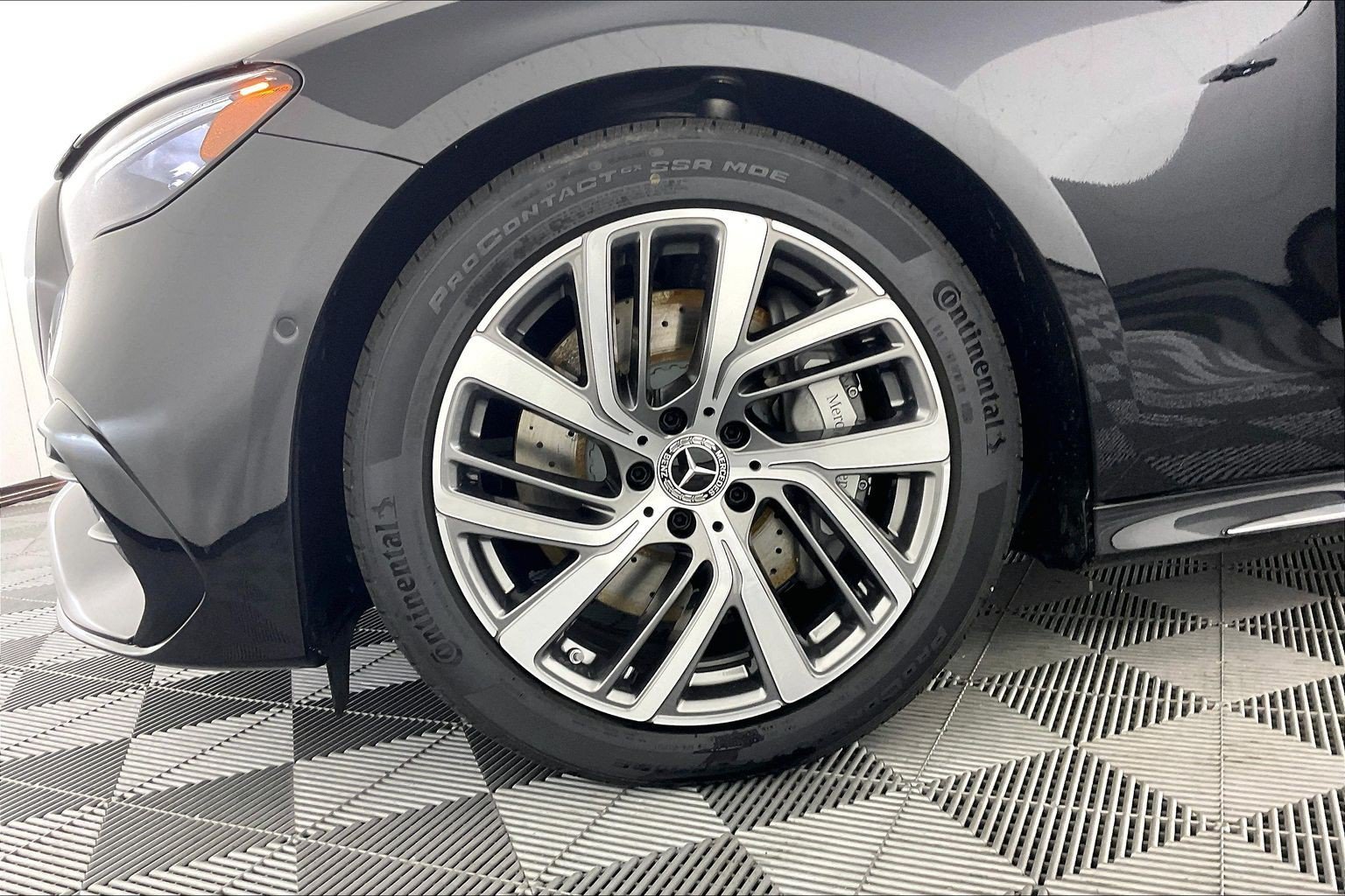 New 2026 Obsidian Black Metallic Mercedes-Benz E 450 image 24