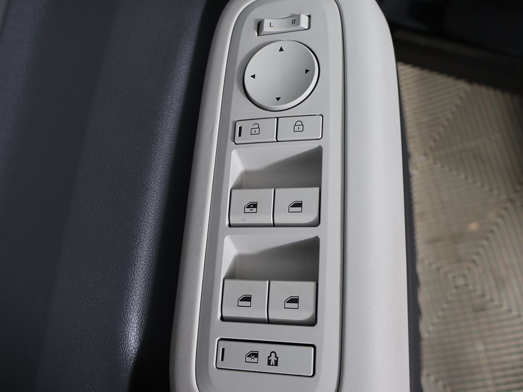 2024 Hyundai Santa Fe SE - Photo 32