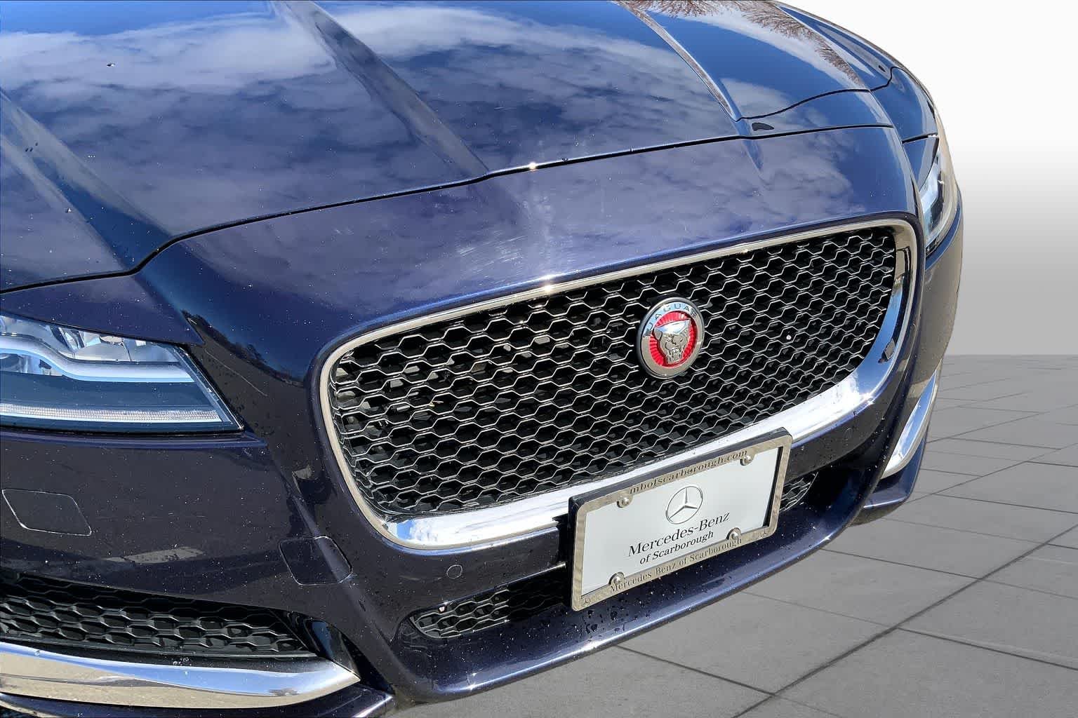 Used 2018 Loire Blue Metallic Jaguar 35t Prestige image 30