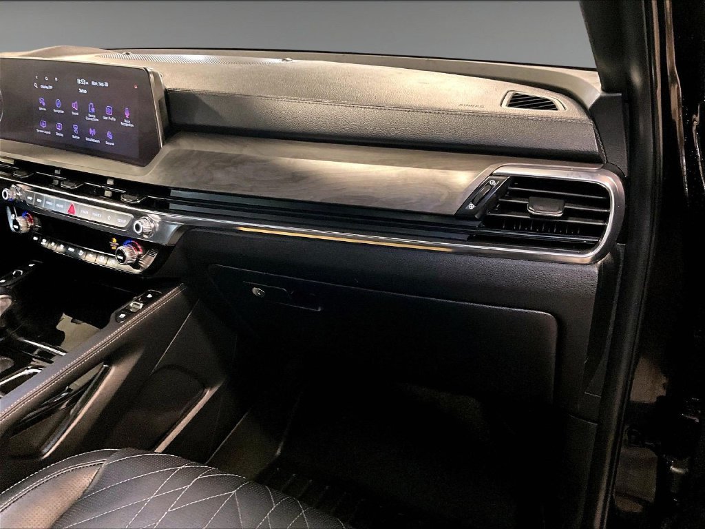 Used 2024 Black Kia SX X-Line image 13