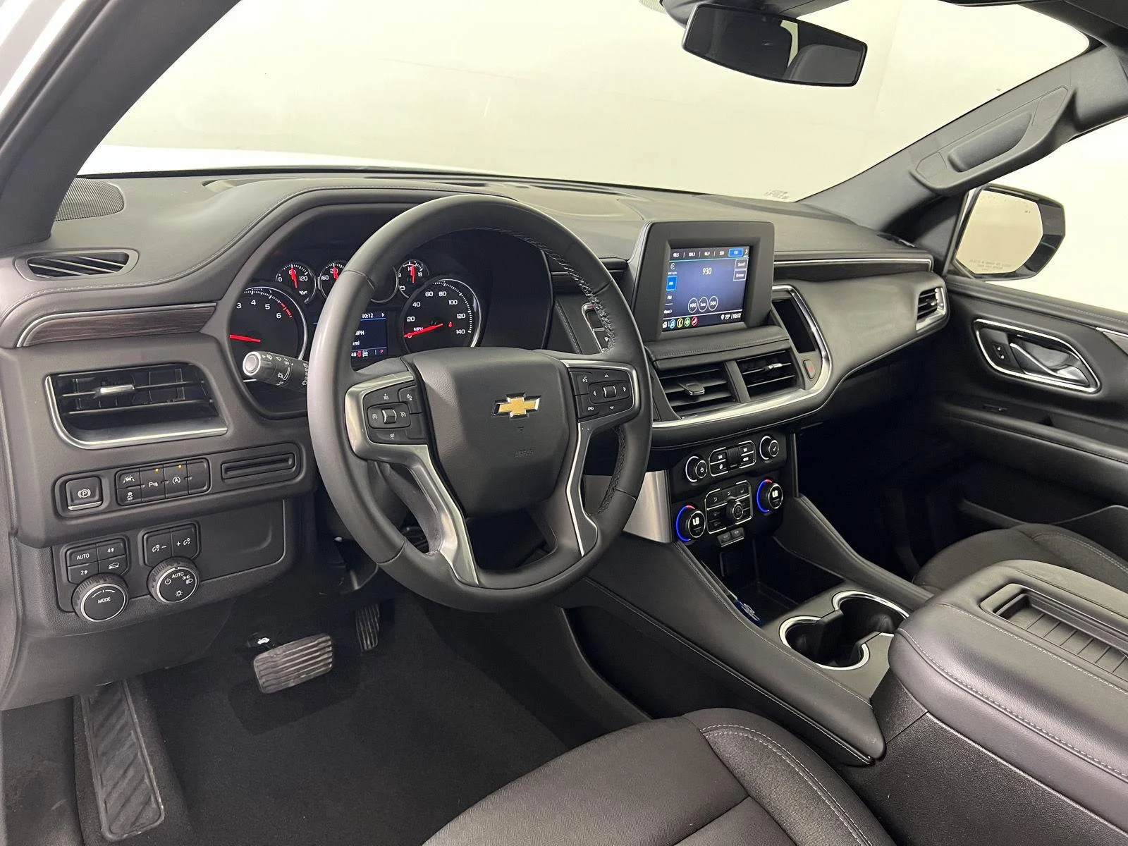 Used 2024 Summit White Chevrolet LS image 4