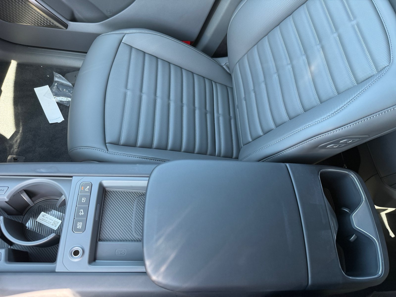 New 2026 Glacial White Pearl Kia Land AWD image 14