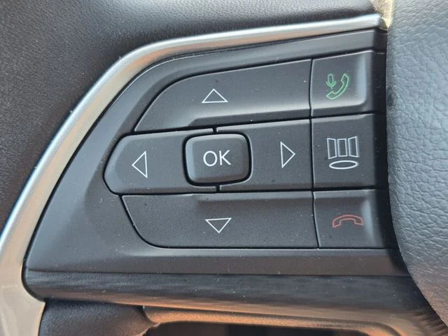 Used 2025 Gray Jeep Laredo X image 23