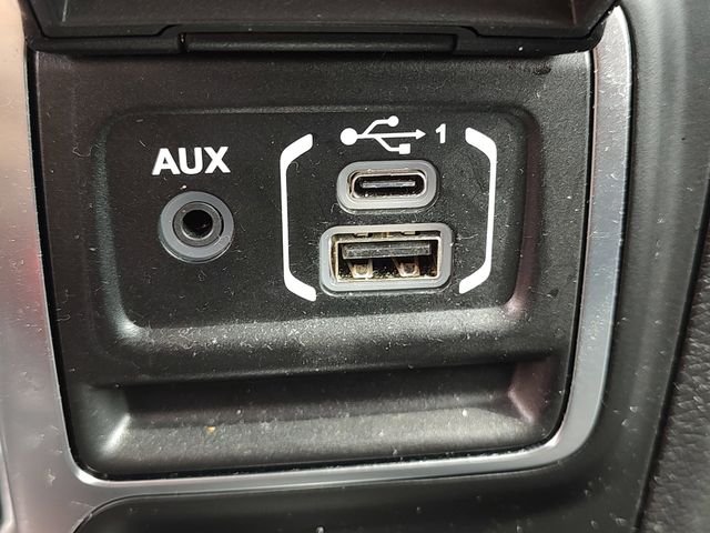 Used 2021 Gray Jeep Unlimited Sahara Altitude image 19