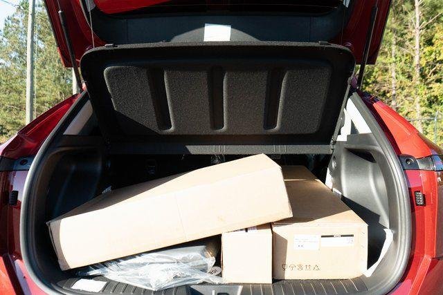New 2026 Red Hyundai SEL Premium FWD image 11