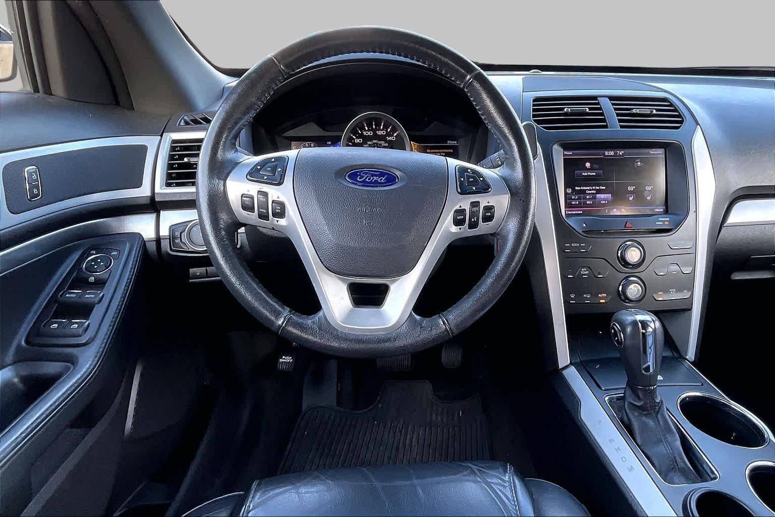 Used 2013 White Platinum Metallic Tri-coat Ford XLT image 5