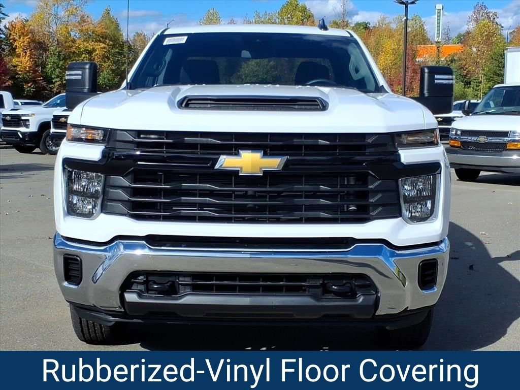 New 2026 Summit White Chevrolet WT image 33