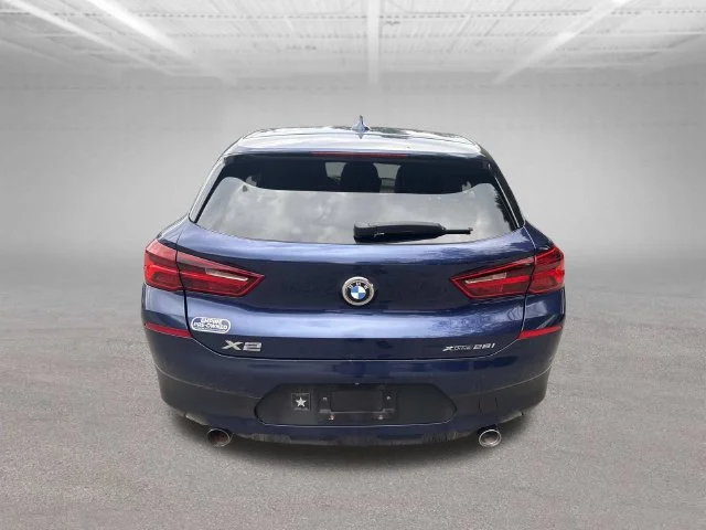 Used 2018 Blue BMW xDrive28i image 4