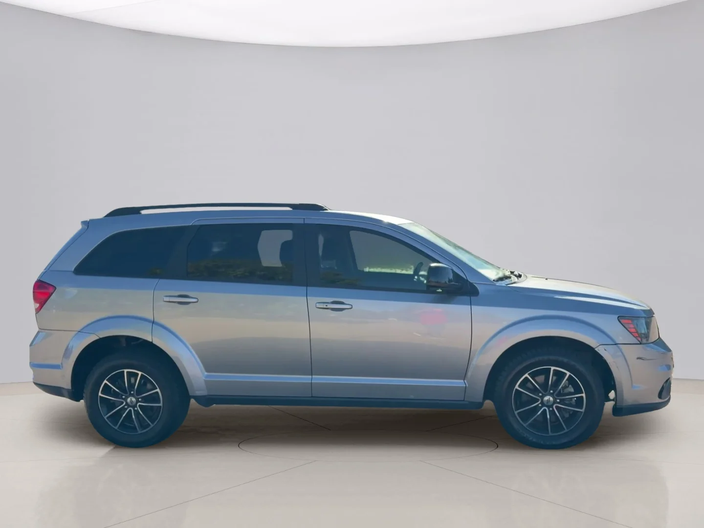Used 2018 Silver Dodge SXT image 6