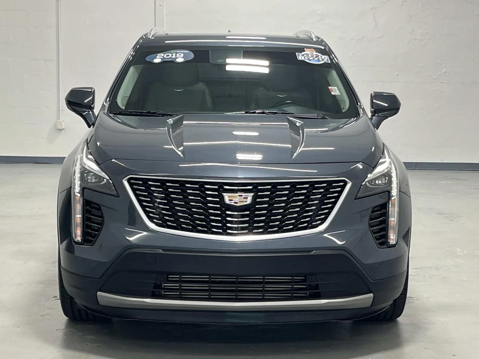 Used 2019 SHADOW METALLIC Cadillac FWD Premium Luxury image 3