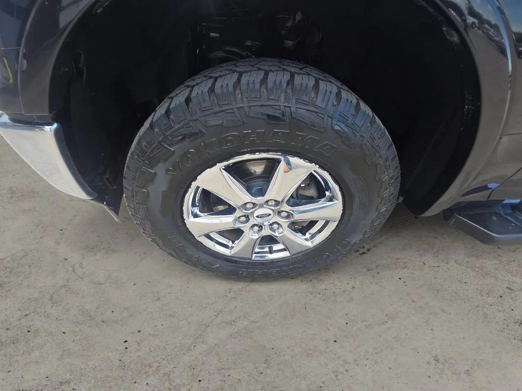 Used 2019 Black Ford Lariat image 13