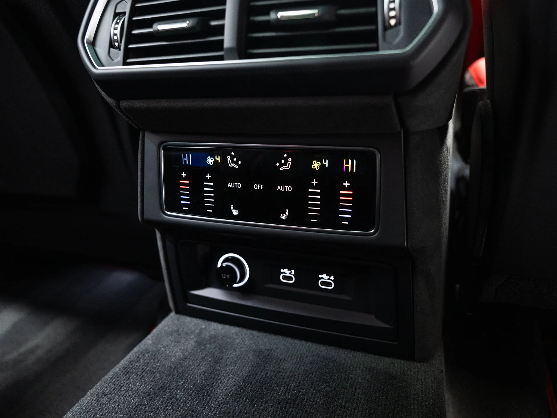 Used 2025  Lamborghini SE image 72