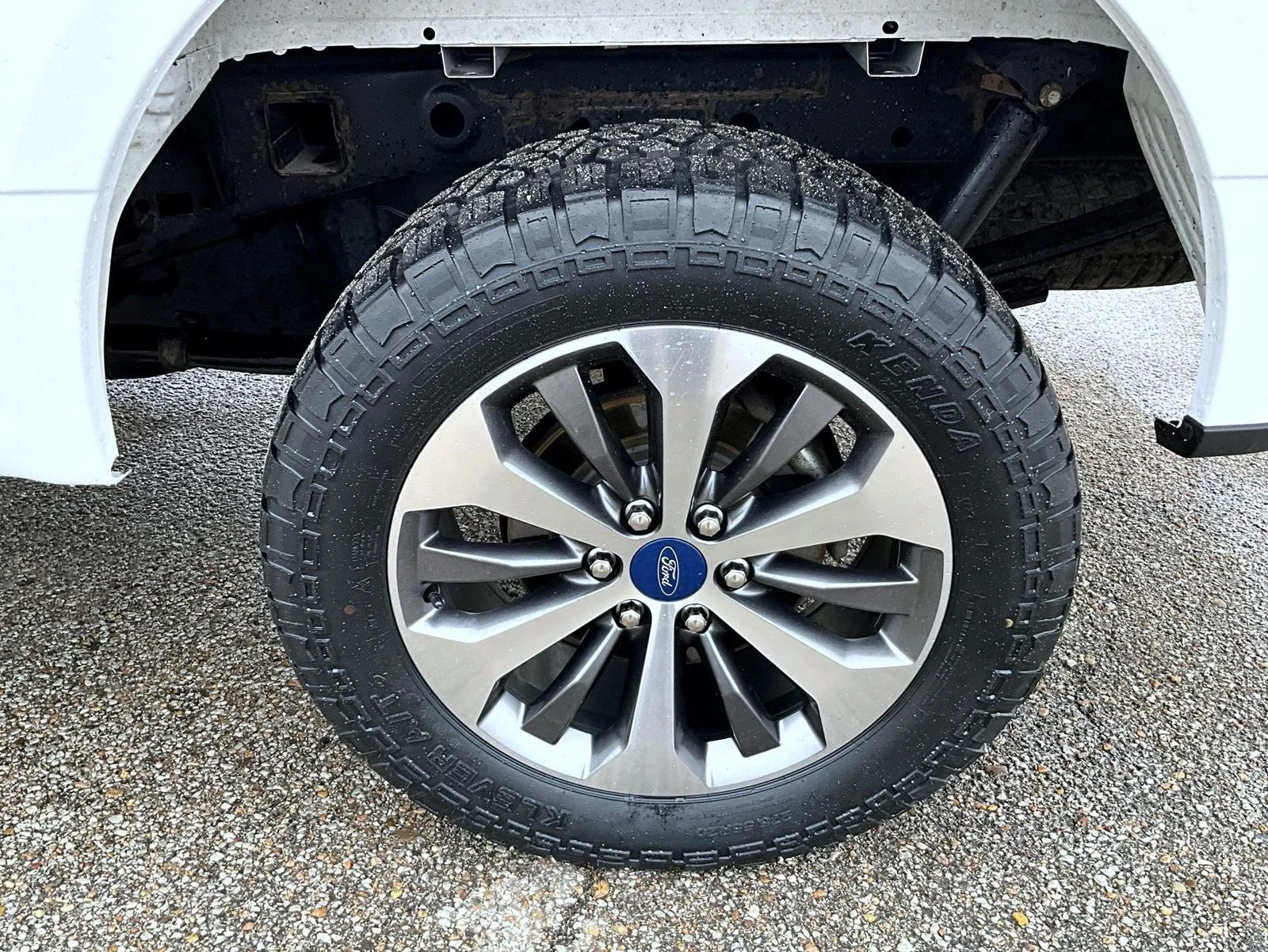 Used 2019 White Ford XL image 22