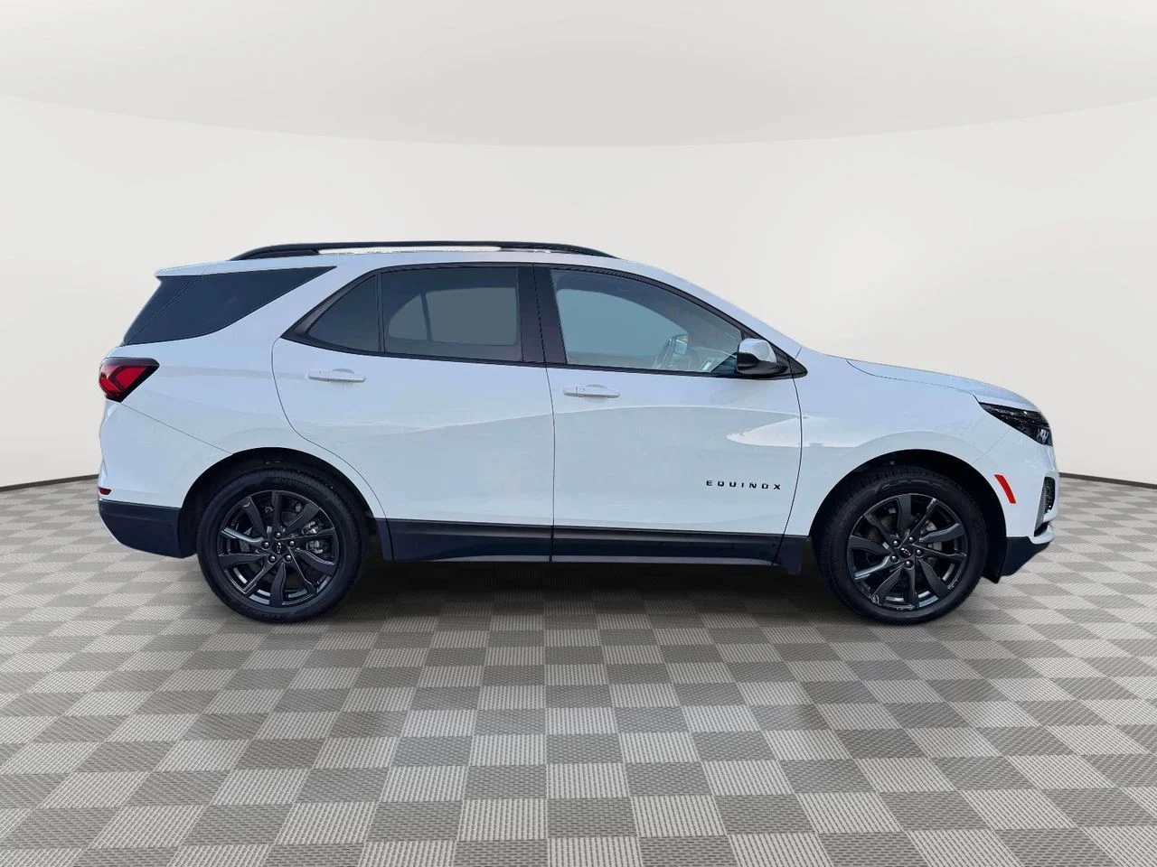 Used 2023 Summit White Chevrolet AWD RS image 8