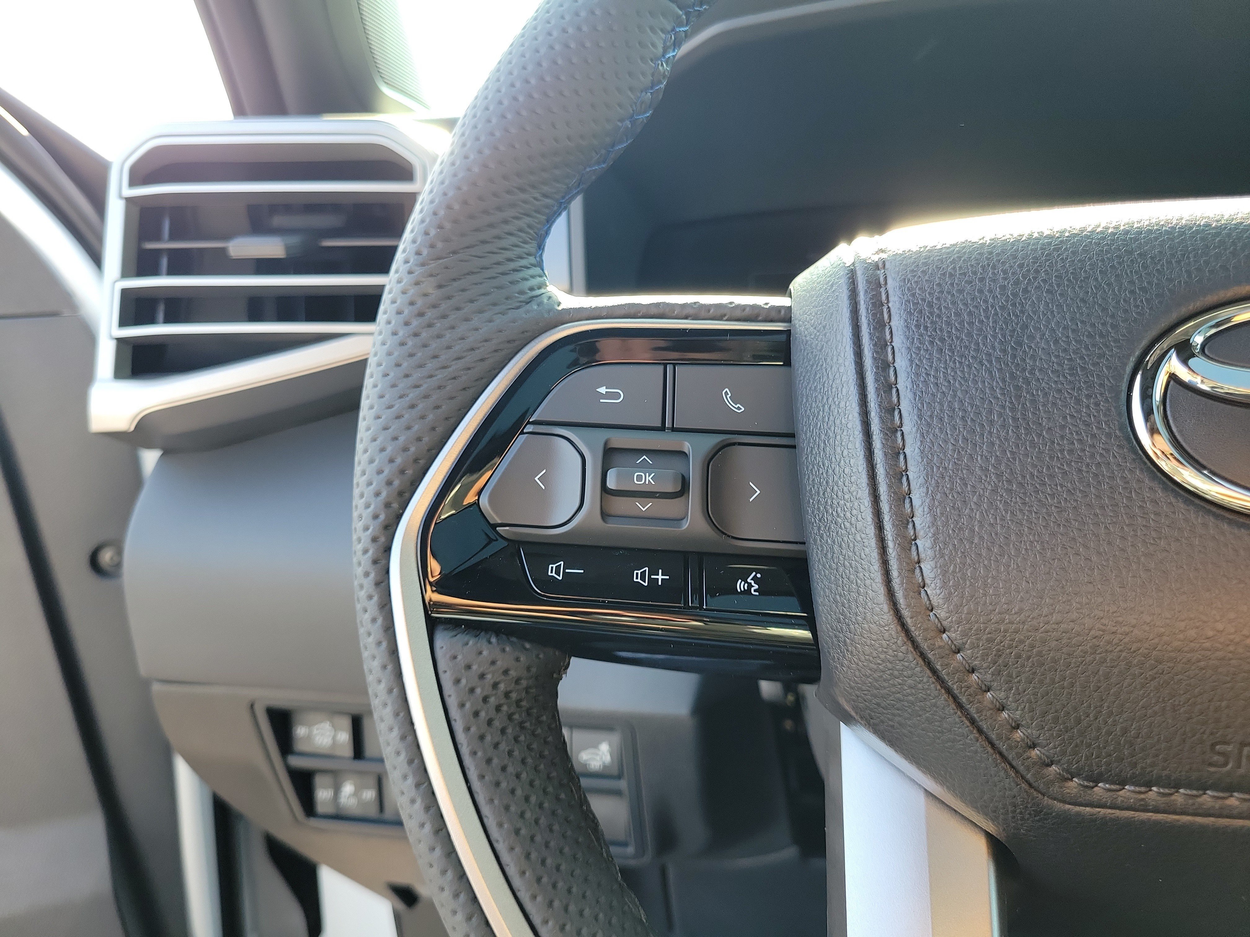New 2026 Wind Chill Pearl <sup>1</sup> Toyota Tundra Platinum image 22