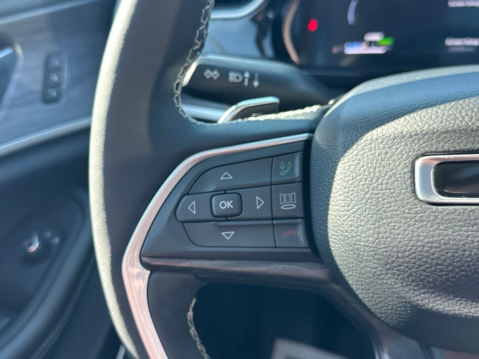 Used 2022 White Jeep 4xe image 49