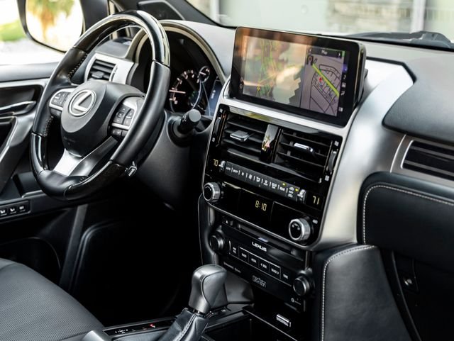 Used 2023 White Pearl Lexus 460 image 44