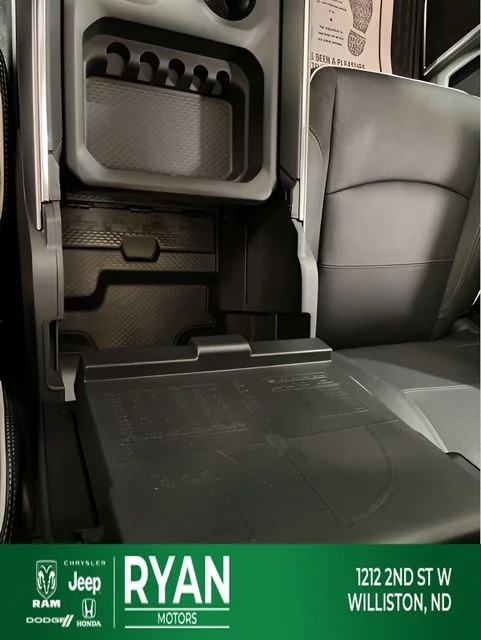 New 2026 Bright White Clear-Coat Exterior Paint RAM Laramie image 39