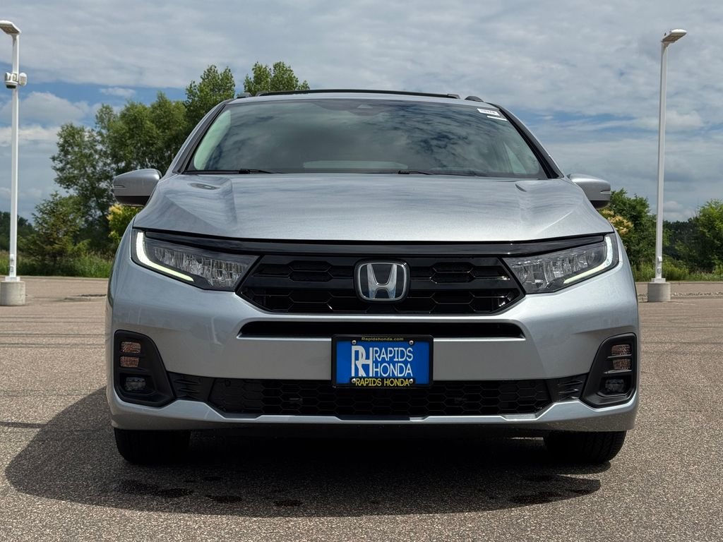 New 2026 Solar Silver Metallic Honda Touring image 2