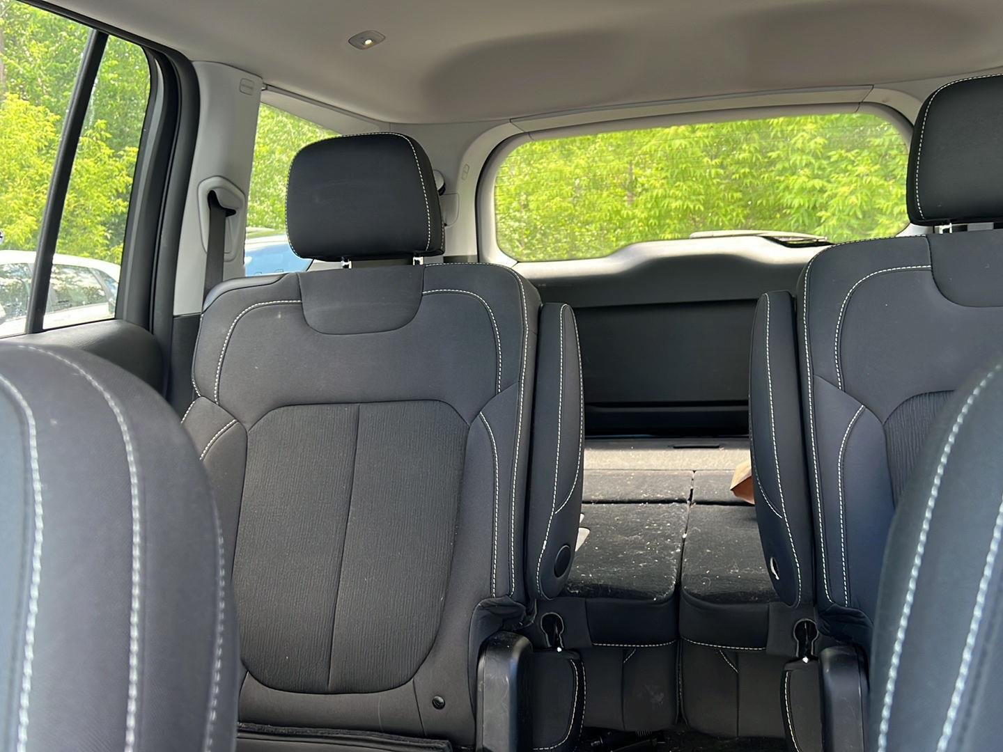 Used 2023 Bright White Clearcoat Jeep Laredo image 5