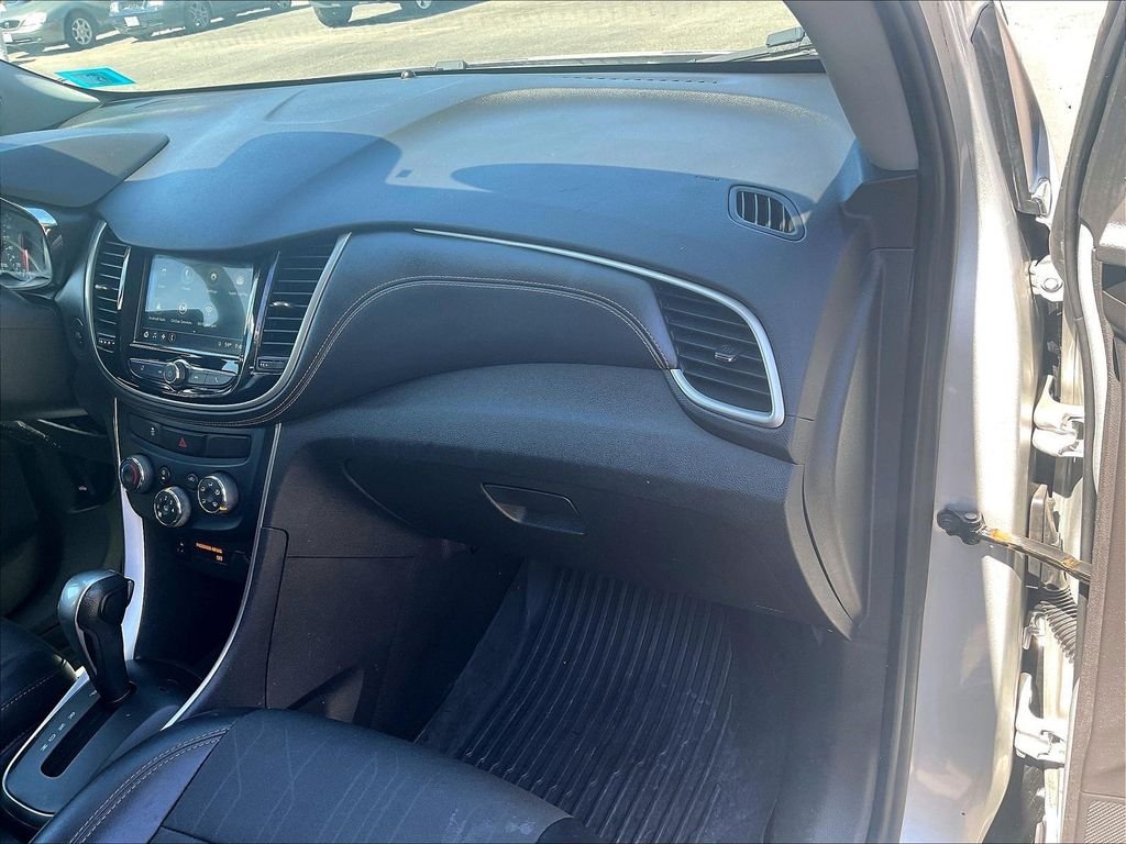 Used 2018 Silver Chevrolet LT image 13