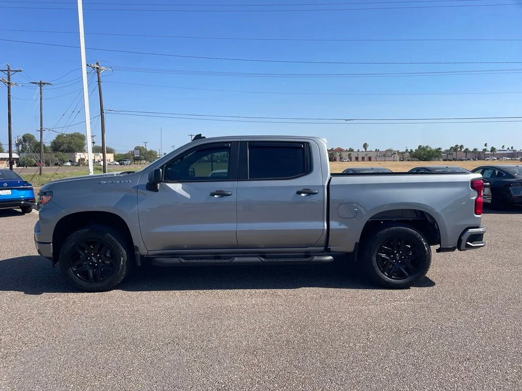 Used 2025 Gray Chevrolet Custom image 4