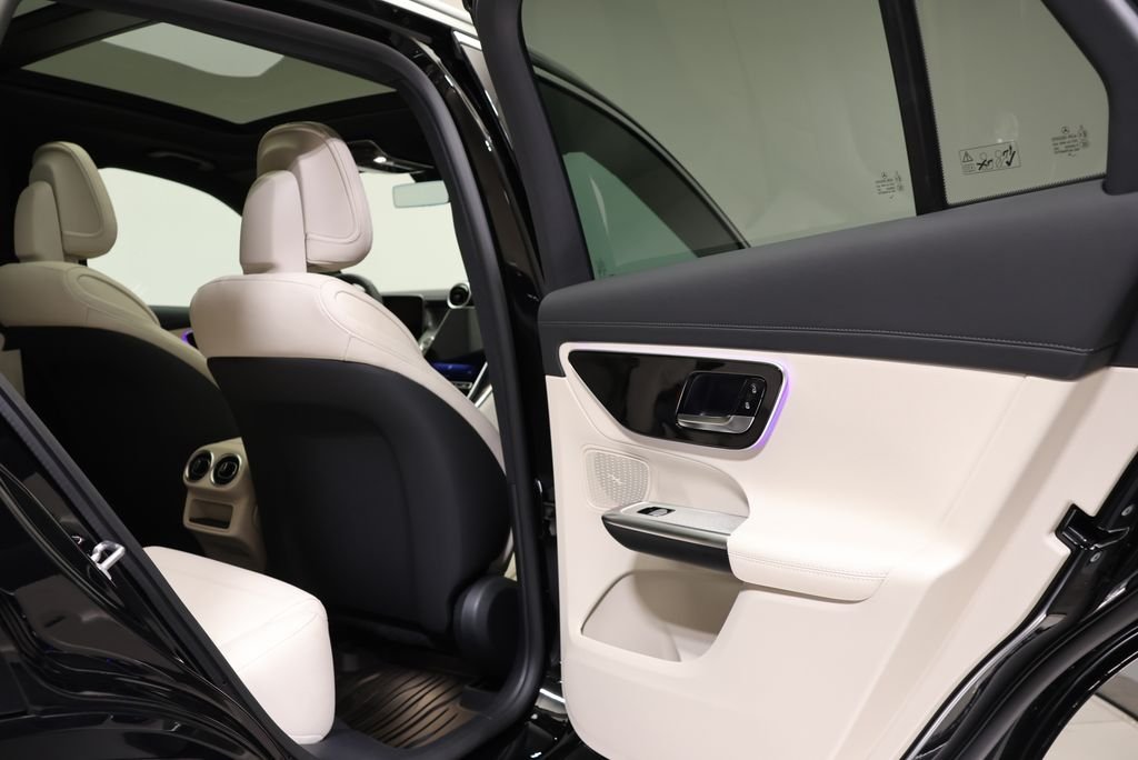 New 2027 Black Mercedes-Benz GLC 300 image 50
