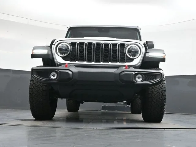 Used 2024 Silver Jeep Rubicon image 38
