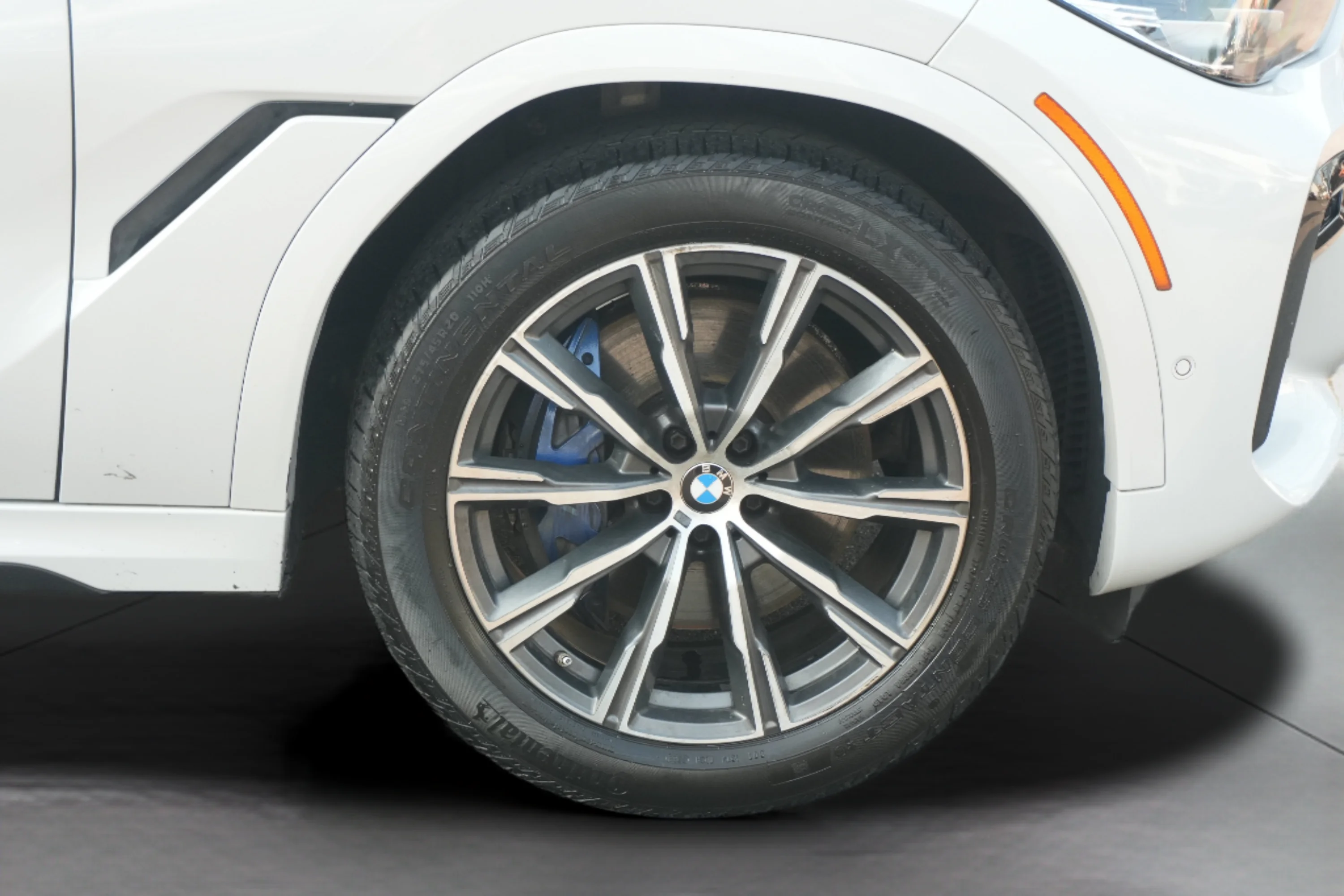 Used 2022 Mineral White Metallic BMW xDrive40i image 43