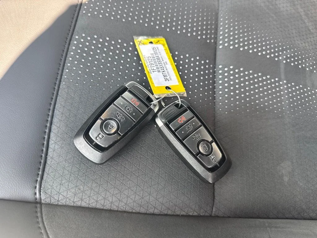 Used 2025 Beige Ford GT image 34