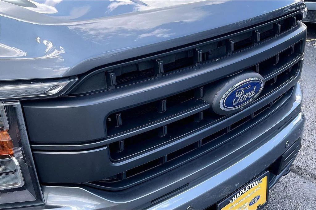 Used 2022 Gray Ford Lariat image 30