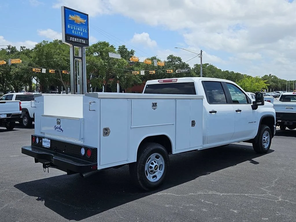 New 2026 Summit White Chevrolet WT image 6