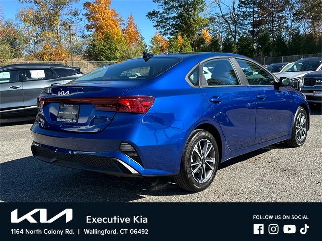 2023 Kia Forte LXS photo 2