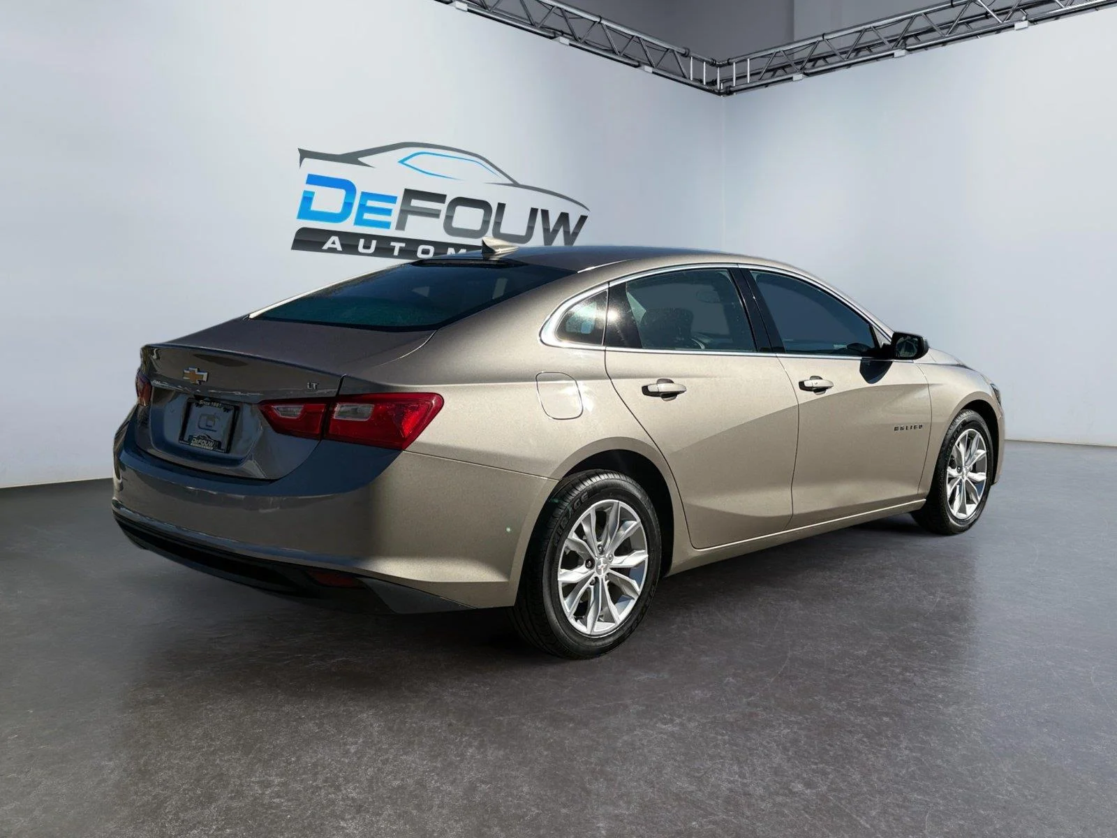 Used 2023 Gray Chevrolet 1LT image 3