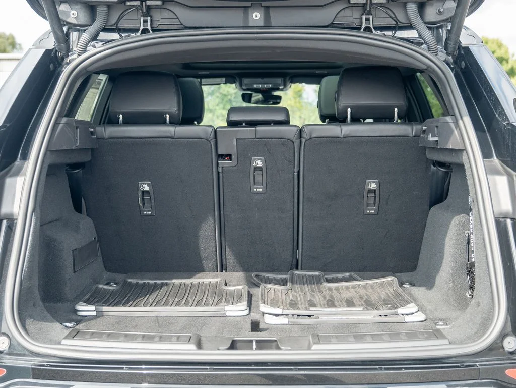 Used 2023 Black Land Rover S image 38