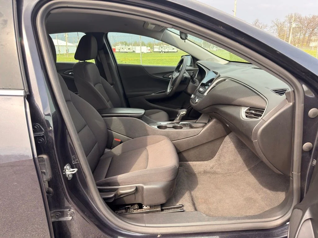 Used 2023 Gray Chevrolet LT image 29