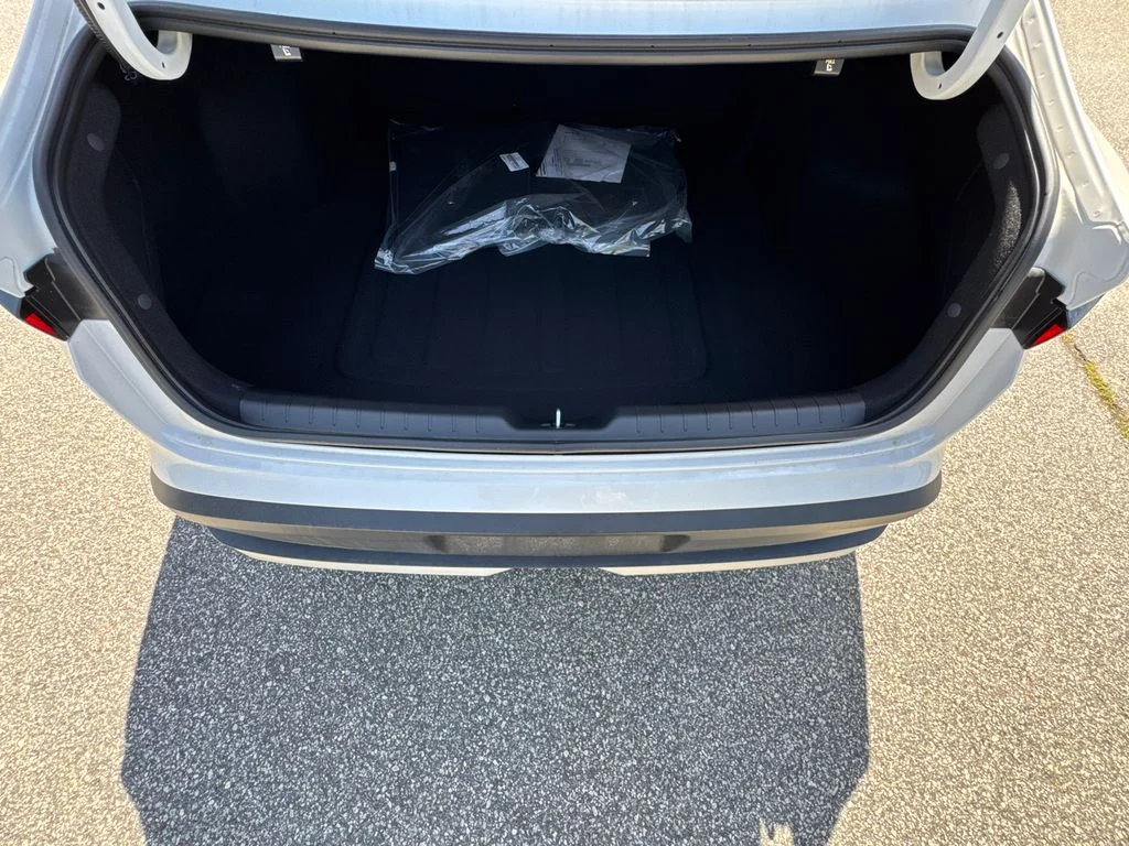 New 2026 Snow White Pearl Kia EX image 18