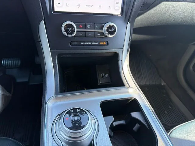 Used 2022 White Ford SEL image 16